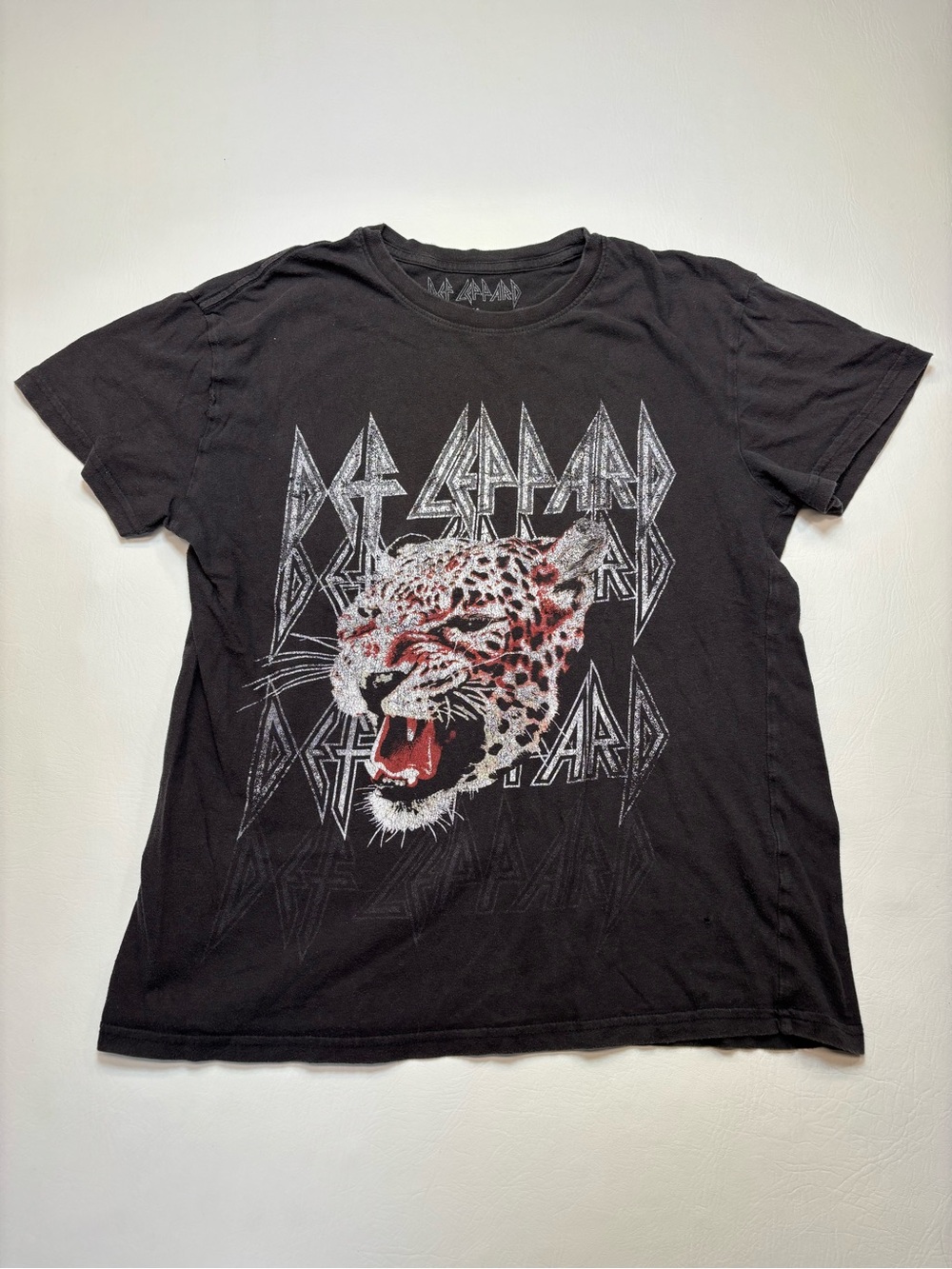 Def Leppard T-Shirt Black Size M 80s Rock Band Graphic Tee Leopard Logo